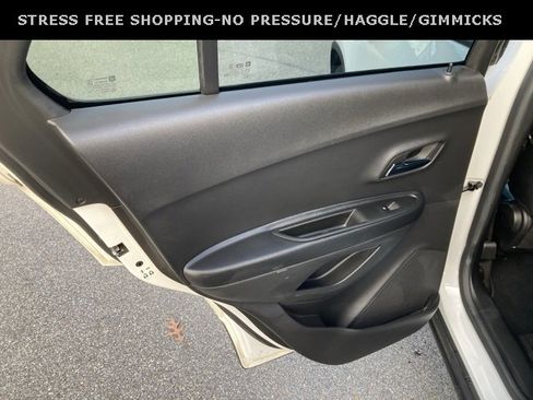 Used 2021 Chevrolet Trax LT w/ Redline Edition image 27