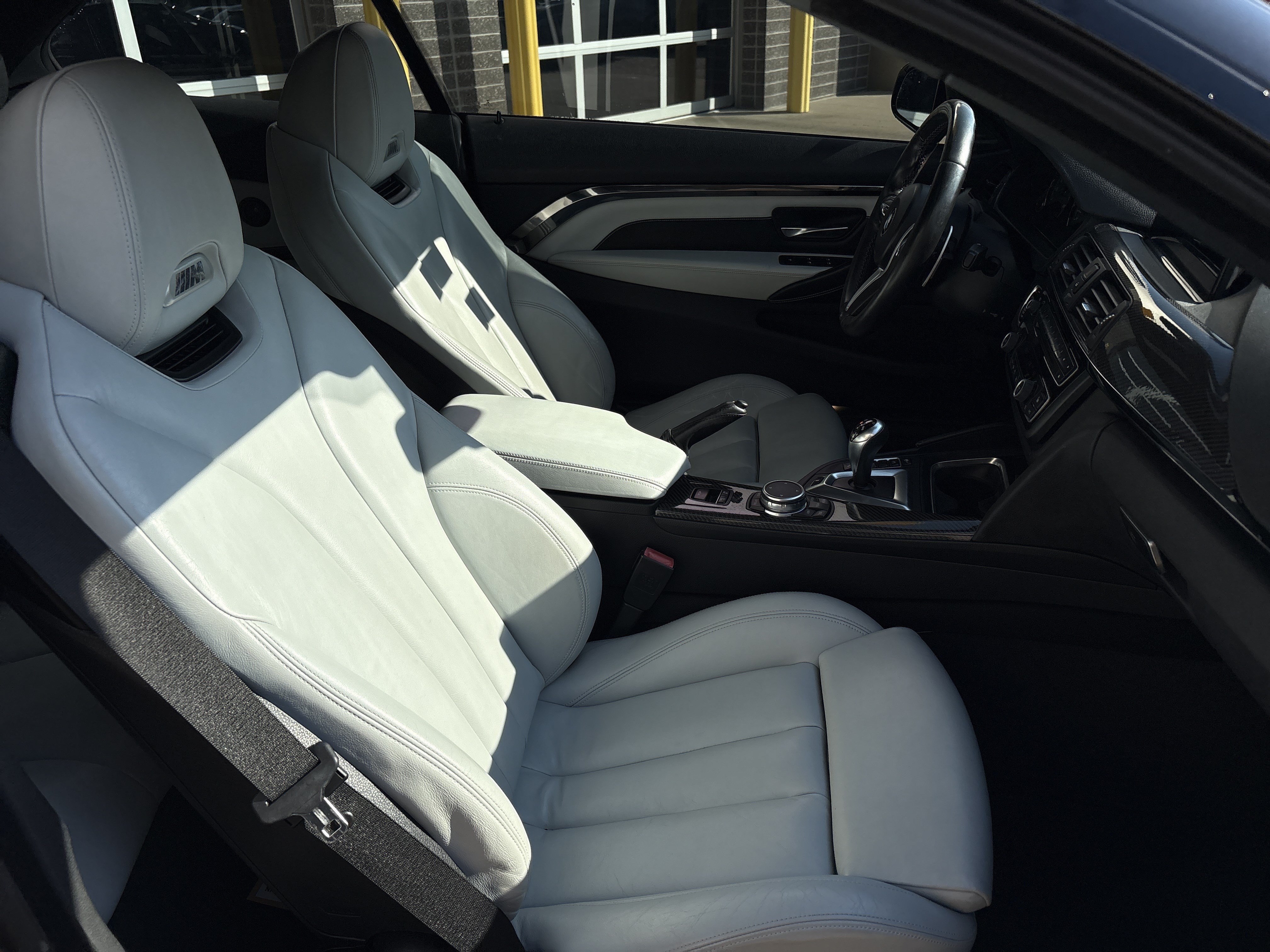 Used 2015 BMW M4 Convertible RWD image 32