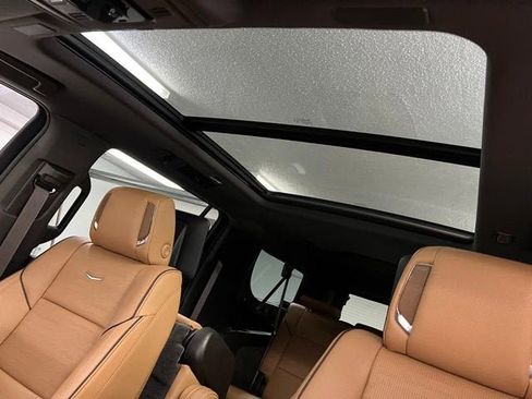 New 2026 Cadillac Escalade ESV Luxury w/ LPO, Radiant Package AWD/4WD image 13