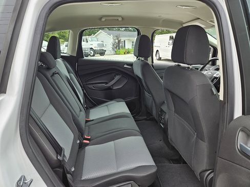 Used 2017 Ford C-MAX SE image 25