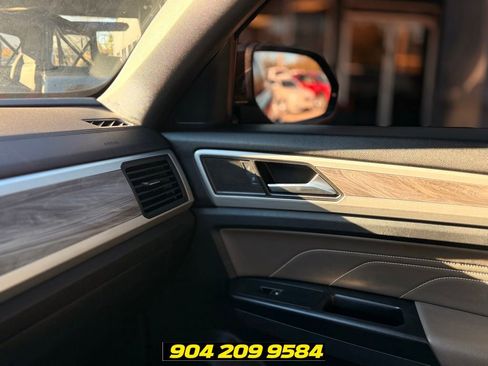 Used 2021 Volkswagen Atlas Cross Sport SE FWD image 20