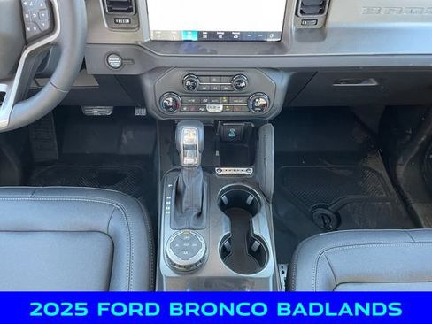 New 2025 Ford Bronco Badlands AWD/4WD image 11