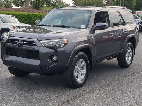 Used 2022 Toyota 4Runner SR5 RWD image 5