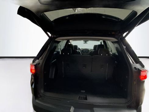Used 2020 Chevrolet Traverse LT image 26