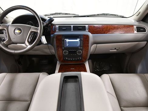 Used 2013 Chevrolet Avalanche LTZ AWD/4WD image 3
