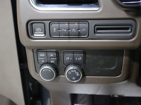 Used 2021 Chevrolet Tahoe LT AWD/4WD image 32