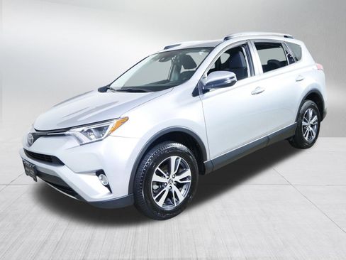 Used 2018 Toyota RAV4 XLE w/ Plus Extra Value Package AWD/4WD image 3