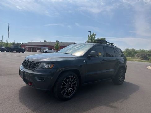 Used 2017 Jeep Grand Cherokee Trailhawk AWD/4WD image 1