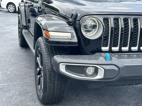 Used 2022 Jeep Wrangler Unlimited Sahara w/ Cold Weather Group AWD/4WD image 10