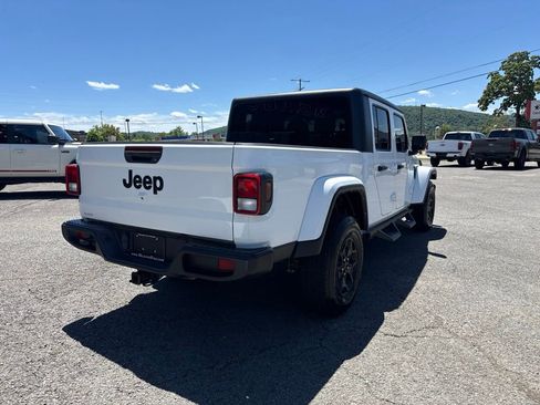 Used 2023 Jeep Gladiator Sport AWD/4WD image 4