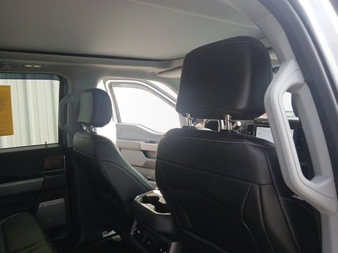 Used 2023 Ford F250 Lariat w/ Black Appearance Package image 39