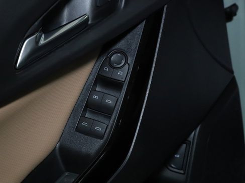 Used 2025 Chevrolet Equinox ACTIV w/ Safety and Technology Package image 16