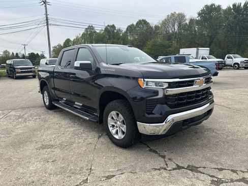 Used 2023 Chevrolet Silverado 1500 LT w/ Protection Package AWD/4WD image 12