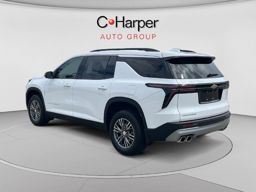 Used 2024 Chevrolet Traverse LT w/ LPO, Floor Liner Package FWD image 5