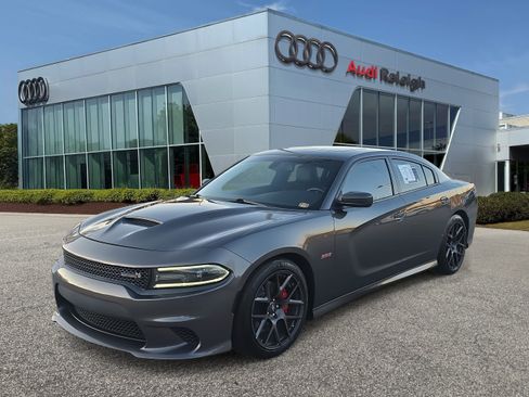 Used 2018 Dodge Charger R/T Scat Pack image 1