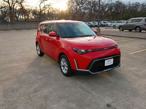 Used 2024 Kia Soul LX w/ Option Group 015 image 6