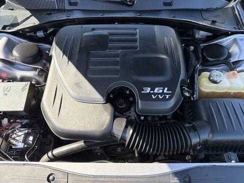 Used 2015 Dodge Charger SE w/ Sport Appearance Group RWD image 11