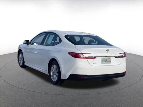 Used 2025 Toyota Camry LE image 10