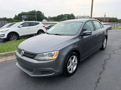 Used 2014 Volkswagen Jetta TDI FWD image 3