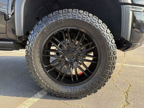 Used 2024 GMC Sierra 2500 Denali Ultimate image 11