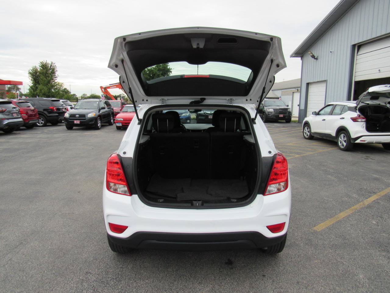 Used 2018 Chevrolet Trax LS AWD/4WD image 36