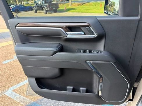Used 2023 Chevrolet Silverado 1500 LT Trail Boss w/ Protection Package AWD/4WD image 11