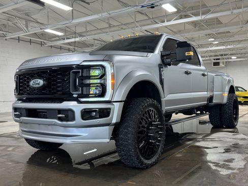 Used 2024 Ford F450 Platinum w/ Camper Package AWD/4WD image 39