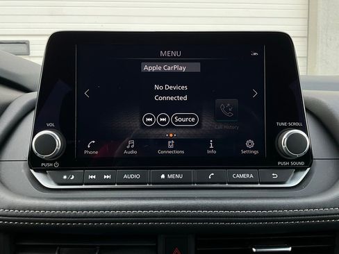 Used 2025 Nissan Rogue SV image 29