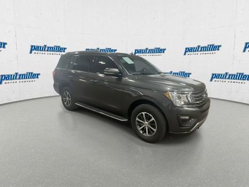 Used 2020 Ford Expedition XLT w/ Equipment Group 202A AWD/4WD image 12