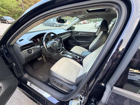 Used 2020 Volkswagen Passat 2.0T R-Line FWD image 8