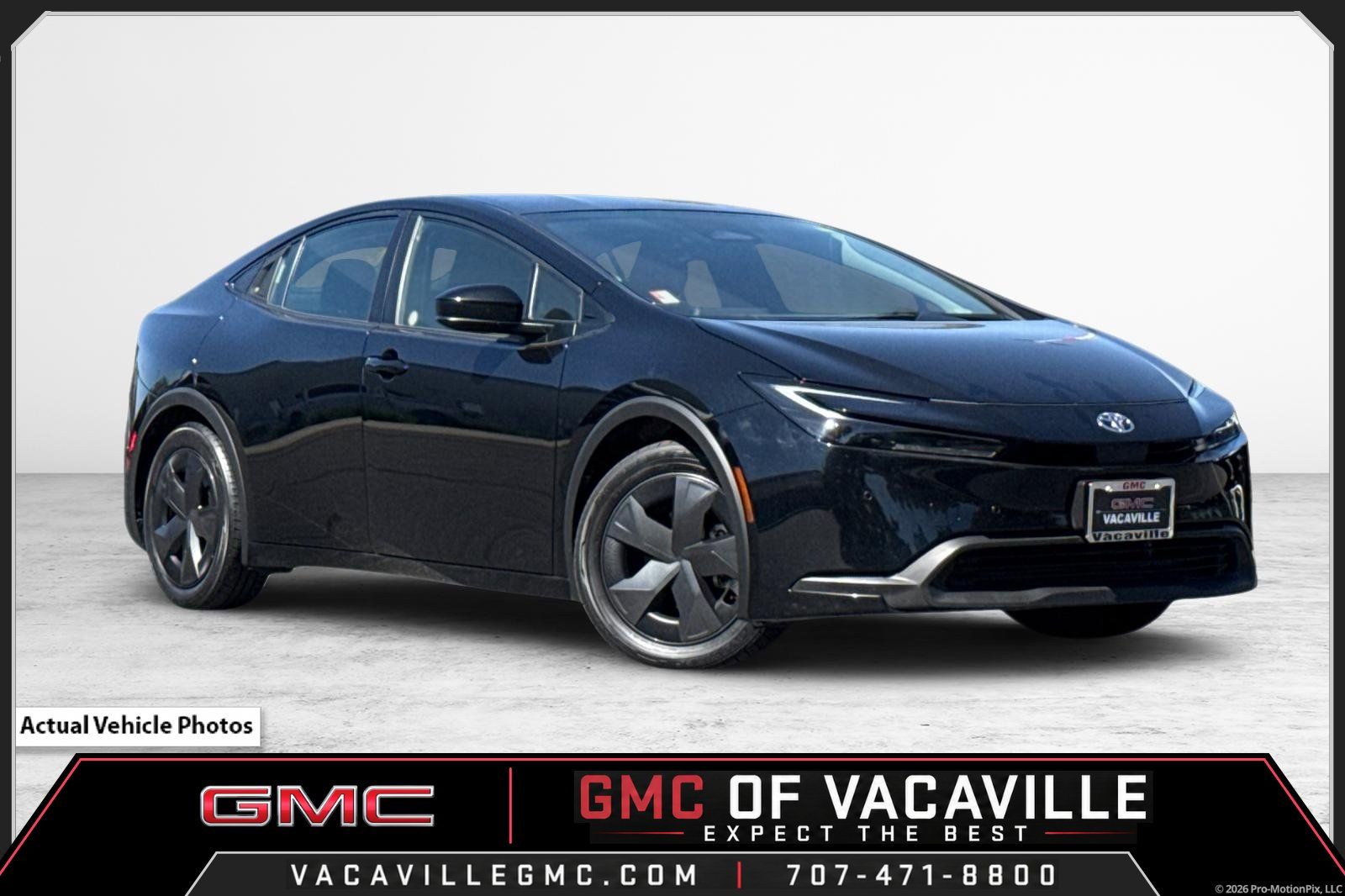 Used 2025 Toyota Prius LE FWD image 1