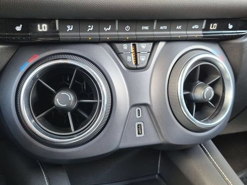 Used 2025 Chevrolet Blazer LT AWD/4WD image 17