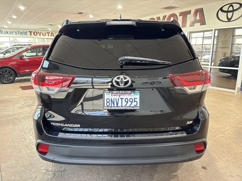 Used 2019 Toyota Highlander SE FWD image 9