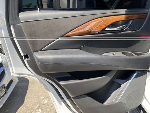 Used 2016 Cadillac Escalade Luxury RWD image 17