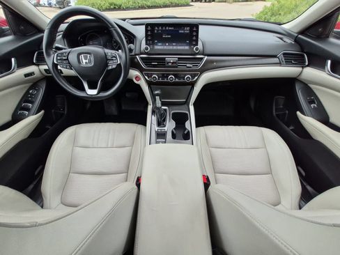 Used 2018 Honda Accord Touring image 15