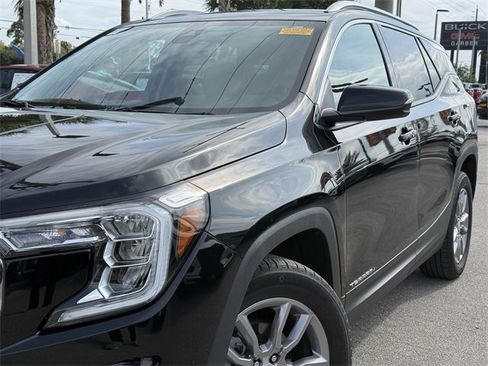 Used 2024 GMC Terrain SLT image 6