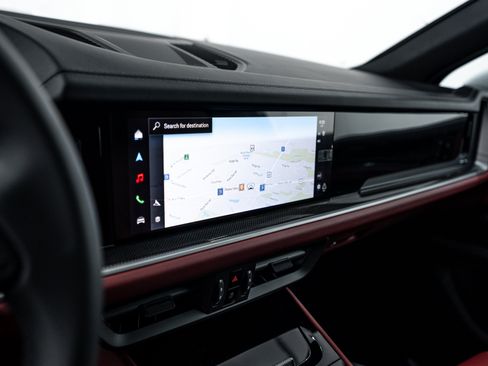 Certified 2026 Porsche Cayenne AWD/4WD image 15