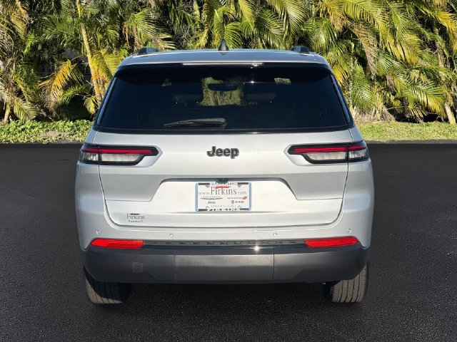Used 2024 Jeep Grand Cherokee L Laredo RWD image 7
