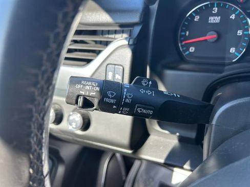 Used 2018 Chevrolet Suburban LS image 19