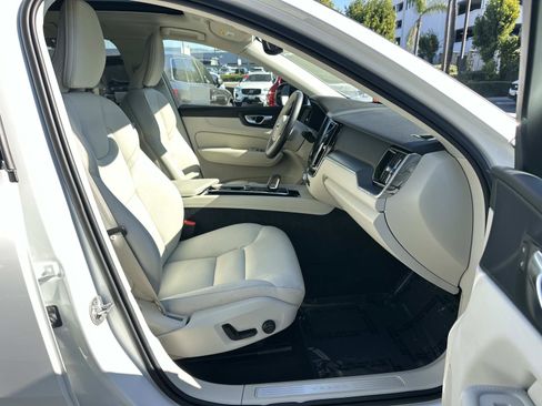 Certified 2025 Volvo XC60 T8 Core w/ Protection Package Premier image 25