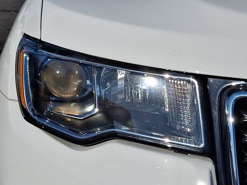 Used 2021 Jeep Grand Cherokee Limited w/ Luxury Group II image 10