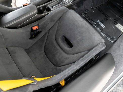 Used 2018 McLaren 570S Coupe image 30