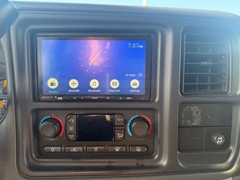 Used 2005 Chevrolet Avalanche Z71 w/ Sun And Sound Package AWD/4WD image 15