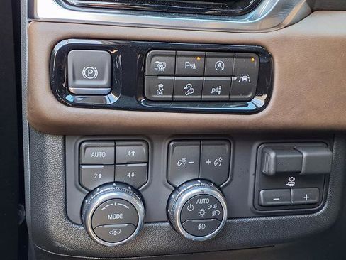 New 2026 GMC Yukon Denali Ultimate AWD/4WD image 15