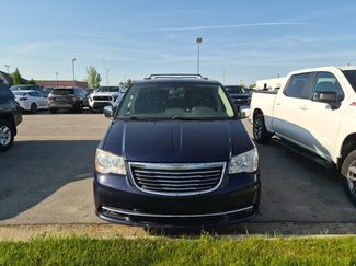 Used 2015 Chrysler Town & Country Touring-L w/ Driver Convenience Group FWD video 2