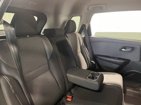 Used 2022 Nissan Rogue SV image 13