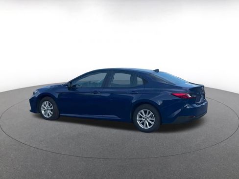 Used 2025 Toyota Camry LE image 10