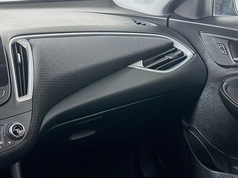 Used 2023 Chevrolet Malibu LT image 23