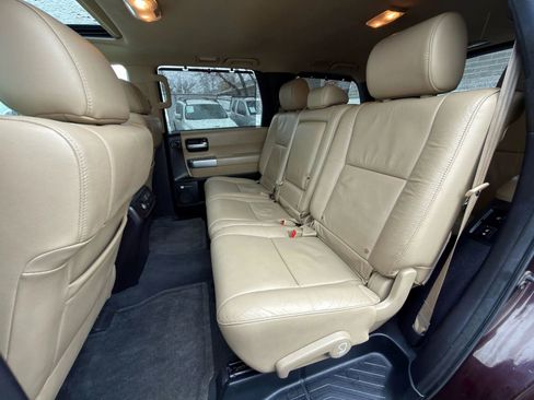Used 2019 Toyota Sequoia Limited w/ Safety & Convenience Package image 23