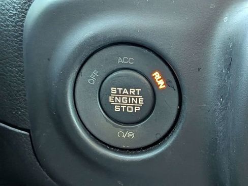 Used 2023 Jeep Wrangler Unlimited Rubicon image 32